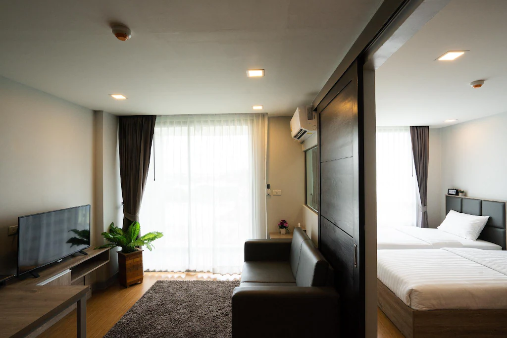 ออนปา โฮเต็ล แอนด์ เรสซิเดนซ์ บางแสน
(ONPA Hotel & Residence Bangsaen)