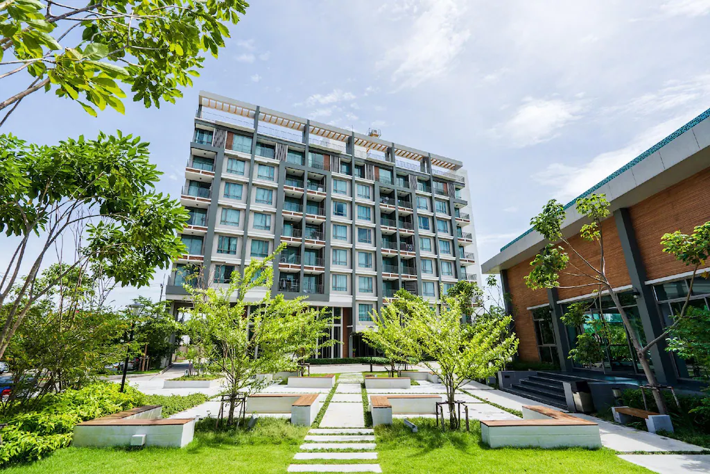 ออนปา โฮเต็ล แอนด์ เรสซิเดนซ์ บางแสน
(ONPA Hotel & Residence Bangsaen)
