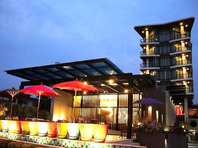 โรงแรมเดอะเซส บางแสน
(The Sez Hotel Bangsaen)